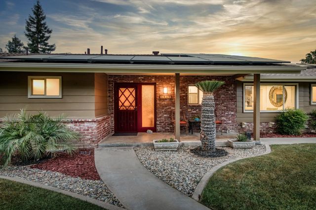 1540 W San Ramon Avenue, Fresno, CA 93711