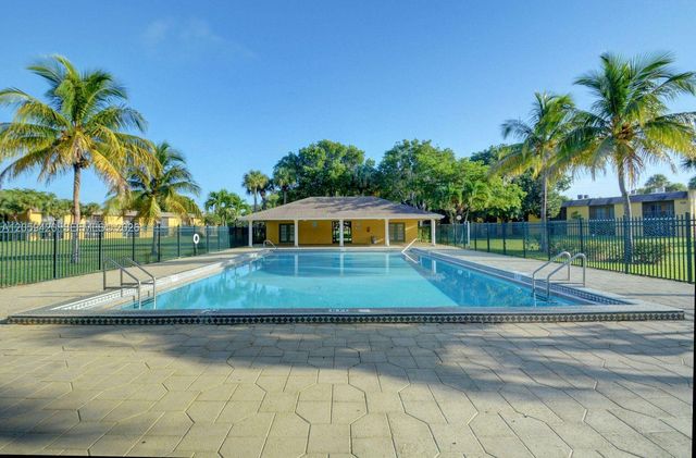 1822 W Meadows Cir 1822, Boynton Beach, FL 33436