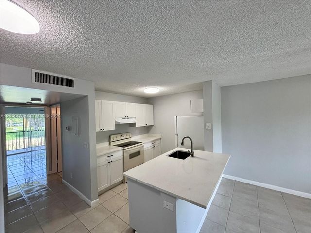 1822 W Meadows Cir 1822, Boynton Beach, FL 33436