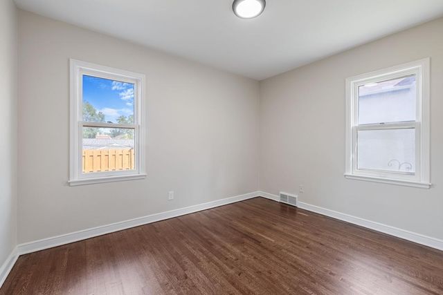 1599 Highland Parkway, Saint Paul, MN 55116