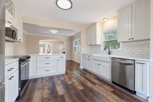 1599 Highland Parkway, Saint Paul, MN 55116