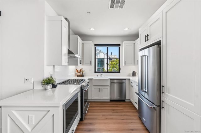 1602 San Remo Place 201, Encinitas, CA 92024
