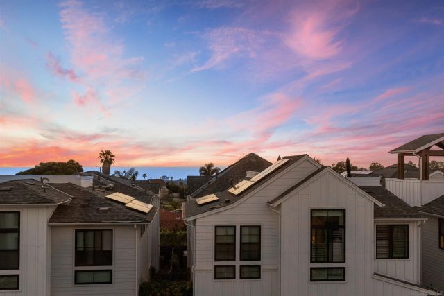 1602 San Remo Place 201, Encinitas, CA 92024