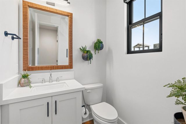1602 San Remo Place 201, Encinitas, CA 92024