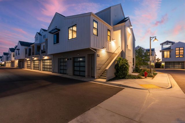 1602 San Remo Place 201, Encinitas, CA 92024