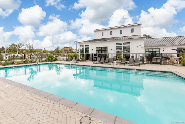 1602 San Remo Place 201, Encinitas, CA 92024