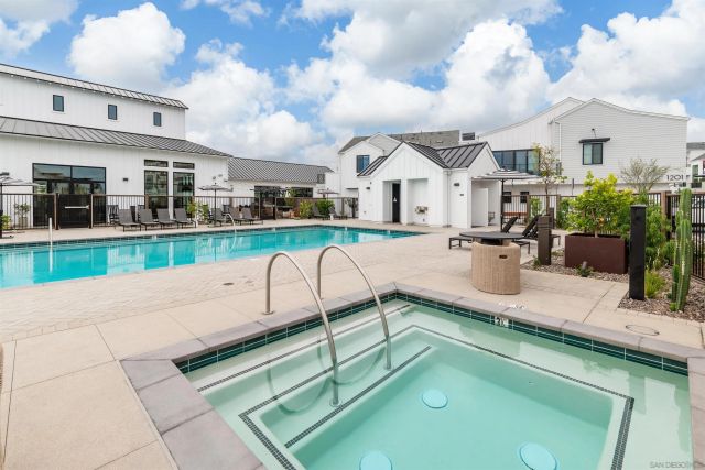 1602 San Remo Place 201, Encinitas, CA 92024