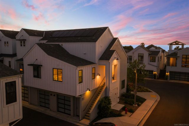 1602 San Remo Place 201, Encinitas, CA 92024