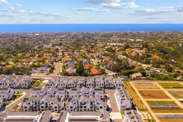 1602 San Remo Place 201, Encinitas, CA 92024