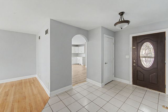 770 CORDIAL Drive, Des Plaines, IL 60018