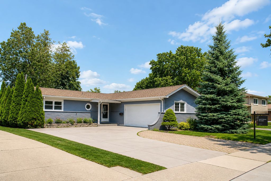 770 CORDIAL Drive, Des Plaines, IL 60018
