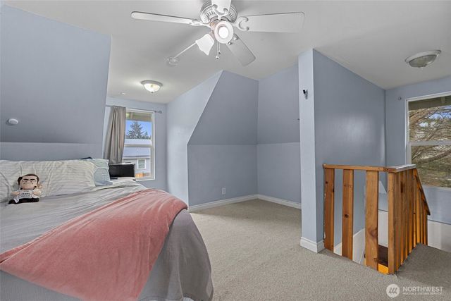 1011 E Fairhaven Avenue, Burlington, WA 98233