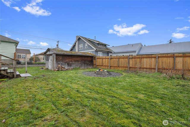 1011 E Fairhaven Avenue, Burlington, WA 98233