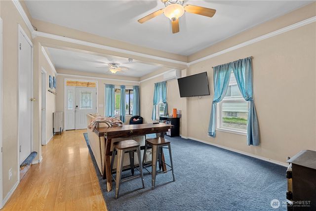 1011 E Fairhaven Avenue, Burlington, WA 98233