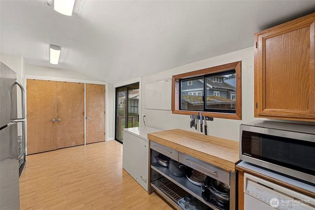 1011 E Fairhaven Avenue, Burlington, WA 98233