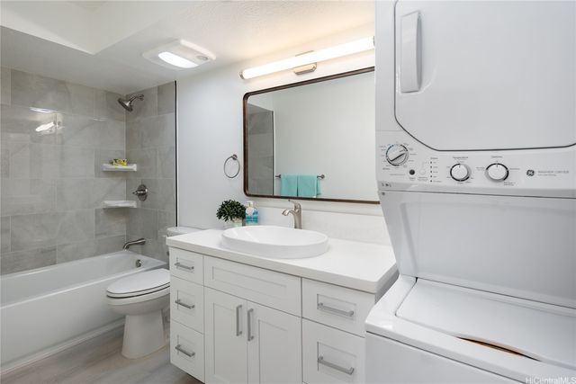 430 Keoniana Street 703, Honolulu, HI 96815