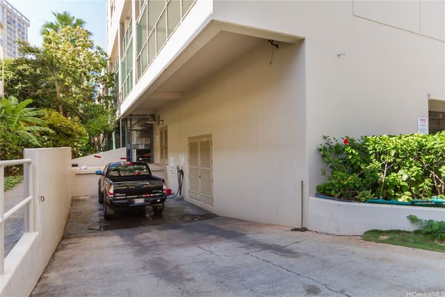 430 Keoniana Street 703, Honolulu, HI 96815
