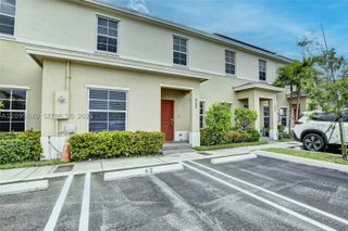 565 NE 5th Pl, Florida City, FL 33034