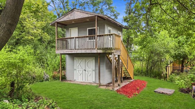 624 Galahad Road N, Hudson, WI 54016
