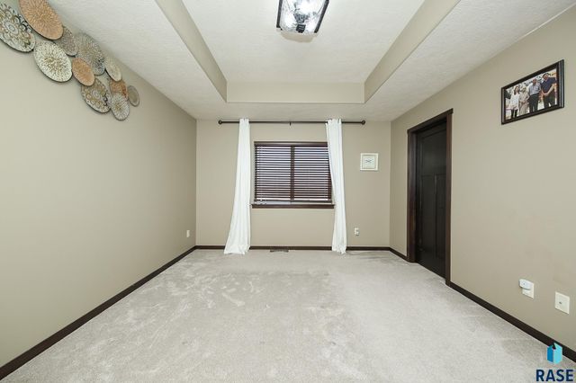 1116 N Archer Dr Drive, Sioux Falls, SD 57103