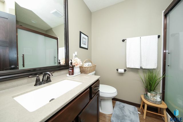 1116 N Archer Dr Drive, Sioux Falls, SD 57103