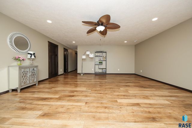 1116 N Archer Dr Drive, Sioux Falls, SD 57103