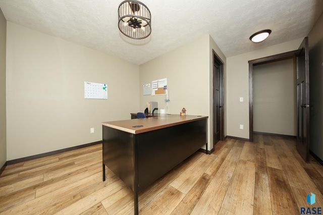 1116 N Archer Dr Drive, Sioux Falls, SD 57103