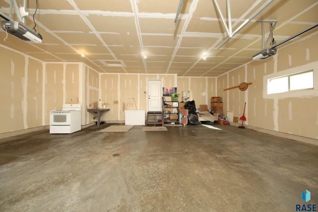 1116 N Archer Dr Drive, Sioux Falls, SD 57103