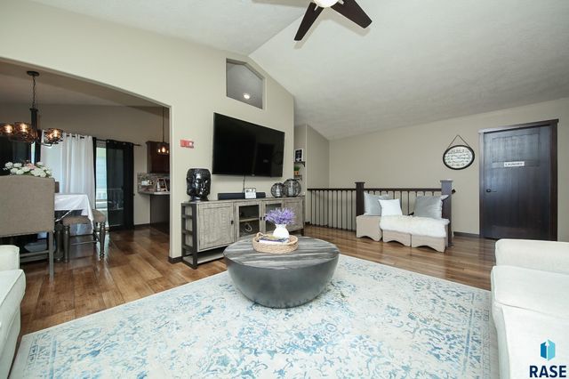 1116 N Archer Dr Drive, Sioux Falls, SD 57103