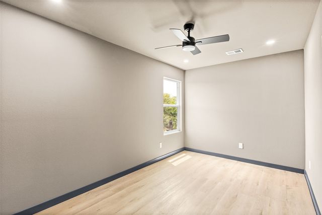 820 Lambert Street, Dallas, TX 75203