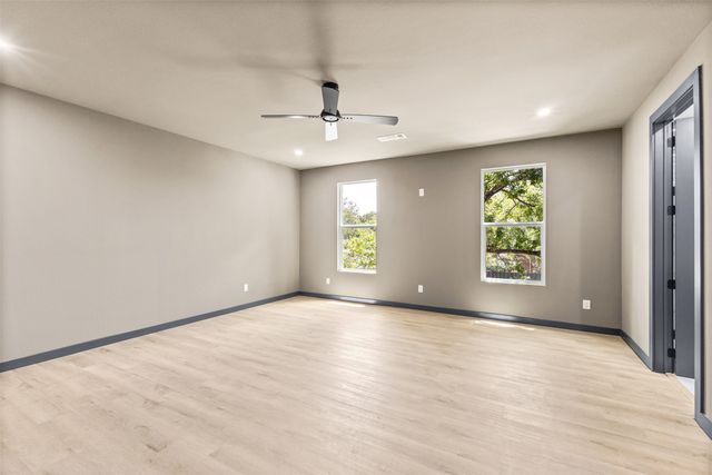 820 Lambert Street, Dallas, TX 75203