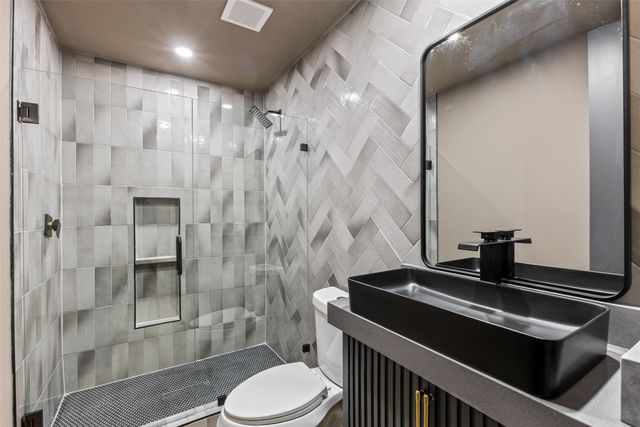 820 Lambert Street, Dallas, TX 75203