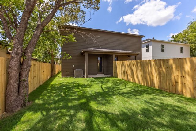 820 Lambert Street, Dallas, TX 75203