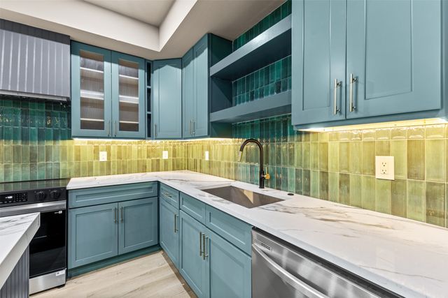 820 Lambert Street, Dallas, TX 75203