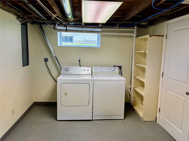 1065 H Avenue NW, Cedar Rapids, IA 52405