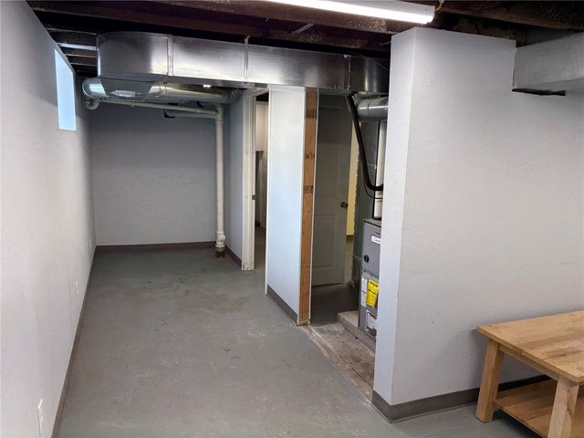 1065 H Avenue NW, Cedar Rapids, IA 52405