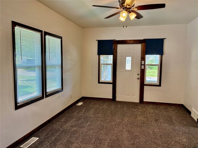 1065 H Avenue NW, Cedar Rapids, IA 52405