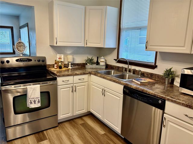 1065 H Avenue NW, Cedar Rapids, IA 52405