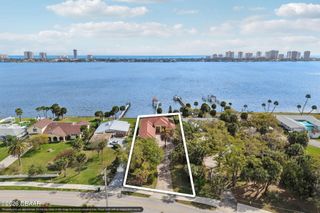 2227 S Palmetto Avenue, South Daytona, FL 32119