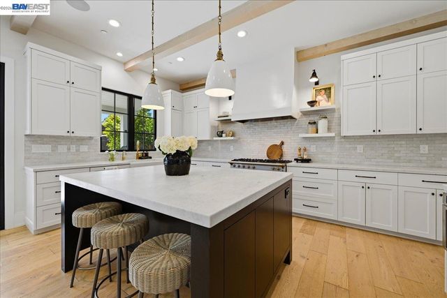 3550 Vine St, Pleasanton, CA 94566