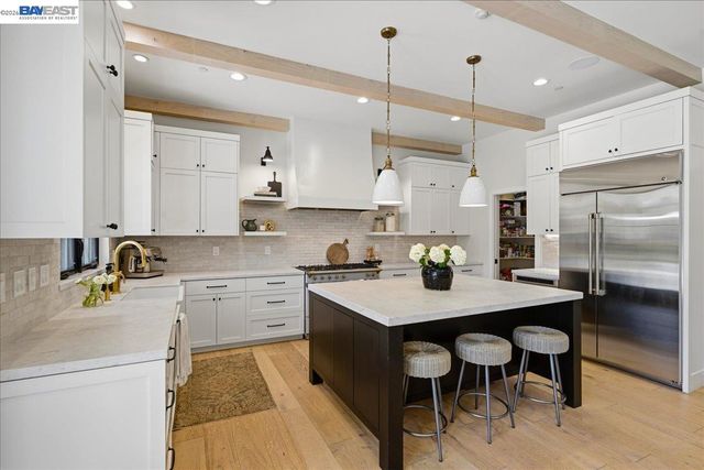 3550 Vine St, Pleasanton, CA 94566
