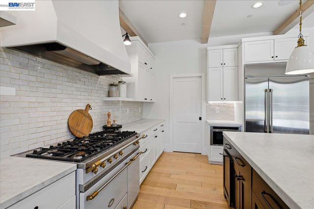 3550 Vine St, Pleasanton, CA 94566