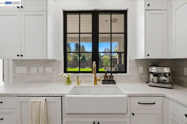 3550 Vine St, Pleasanton, CA 94566