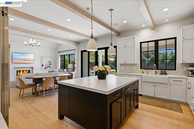 3550 Vine St, Pleasanton, CA 94566