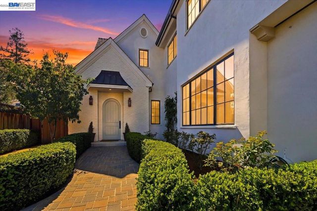 3550 Vine St, Pleasanton, CA 94566