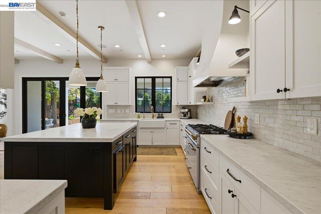3550 Vine St, Pleasanton, CA 94566