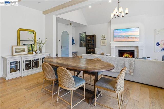 3550 Vine St, Pleasanton, CA 94566