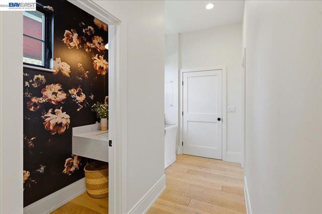 3550 Vine St, Pleasanton, CA 94566