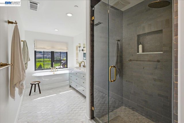 3550 Vine St, Pleasanton, CA 94566