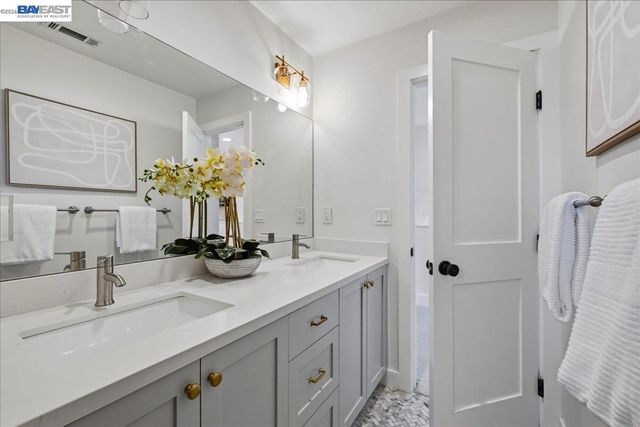 3550 Vine St, Pleasanton, CA 94566